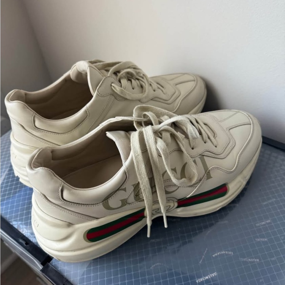 Gucci Beige Sneakers with Green and Red Stripes